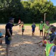 Mit 80 vereinseigenen Kindern war das diesjährige Beach- und Handball Camp in der letzten Ferienwoche der Sommerferien komplett ausgebucht! Wieder einmal gelang es, die handballbegeisterten Kids vier Tage lang auf […]